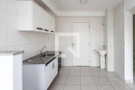 Sala e Cozinha de apartamento para alugar com 2 quartos, 32m² em Parque Fongaro, São Paulo