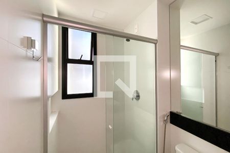 Banheiro da Suíte 1 de apartamento para alugar com 2 quartos, 63m² em Lourdes, Belo Horizonte