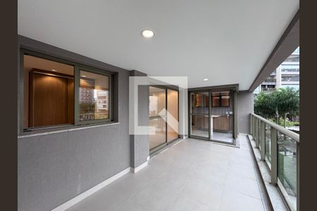 Varanda de apartamento para alugar com 3 quartos, 125m² em Barra da Tijuca, Rio de Janeiro