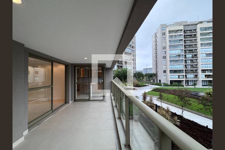Varanda de apartamento para alugar com 3 quartos, 125m² em Barra da Tijuca, Rio de Janeiro