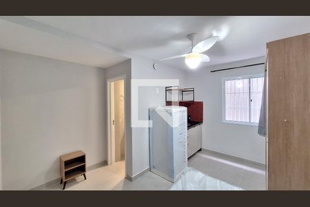 Sala/Quarto/Cozinha de kitnet/studio para alugar com 1 quarto, 20m² em Barra Funda, São Paulo