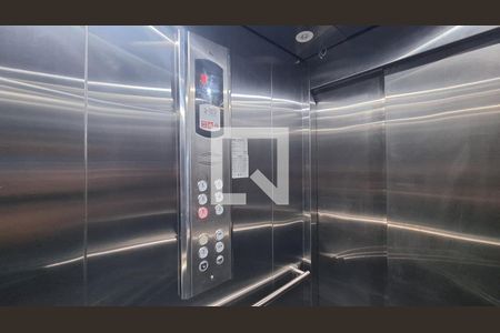 Elevador de kitnet/studio para alugar com 1 quarto, 20m² em Barra Funda, São Paulo
