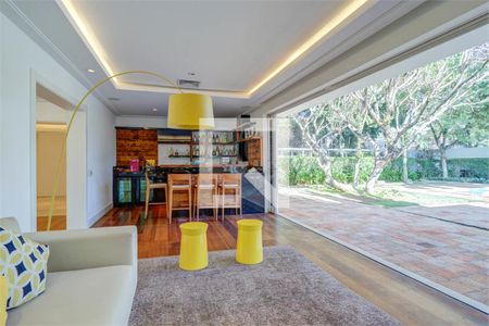 Casa à venda com 4 quartos, 490m² em Santo Amaro, São Paulo