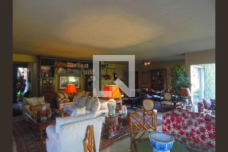 Casa à venda com 3 quartos, 300m² em Chácara Monte Alegre, São Paulo