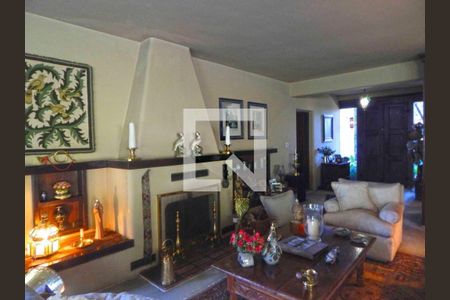 Casa à venda com 3 quartos, 300m² em Chácara Monte Alegre, São Paulo