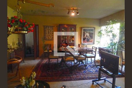 Casa à venda com 3 quartos, 300m² em Chácara Monte Alegre, São Paulo