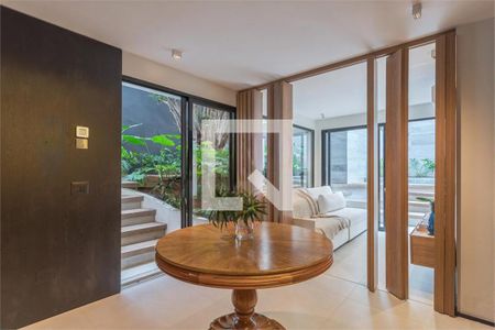 Casa de Condomínio à venda com 3 quartos, 275m² em Vila Mariana, São Paulo