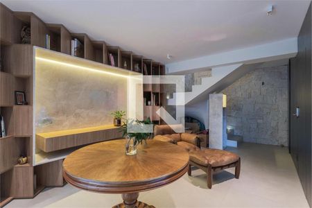 Casa de Condomínio à venda com 3 quartos, 275m² em Vila Mariana, São Paulo