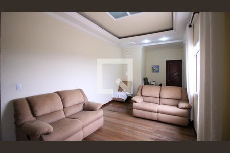 Sala de casa à venda com 6 quartos, 400m² em Capão do Embira, São Paulo