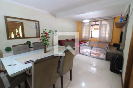 Sala de casa à venda com 4 quartos, 220m² em Cidade das Flores, Osasco