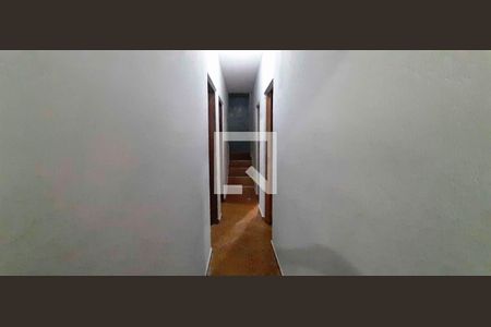 Corredor de casa à venda com 3 quartos, 180m² em Jardim Roberto, Osasco