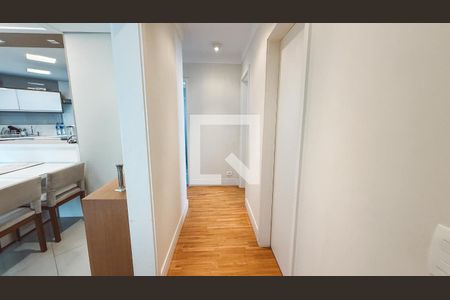 Corredor de apartamento para alugar com 3 quartos, 72m² em Chora Menino, São Paulo