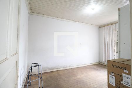 Casa à venda com 3 quartos, 250m² em Vila Nivi, São Paulo