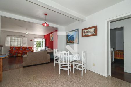 Sala de casa para alugar com 4 quartos, 140m² em Jardim Carvalho, Porto Alegre