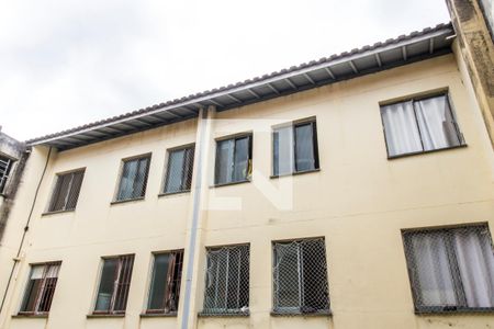 Vista da Sala de apartamento para alugar com 2 quartos, 42m² em Jardim Bom Sucesso, Carapicuíba