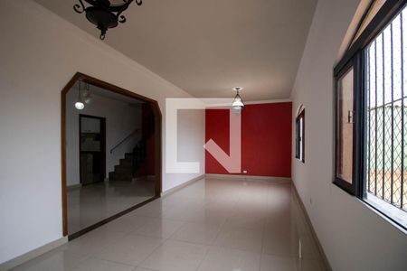 Sala de casa para alugar com 3 quartos, 200m² em Jardim Paris, São Paulo