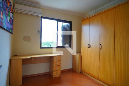 Quarto 1 de apartamento para alugar com 2 quartos, 54m² em Jardim Carvalho, Porto Alegre