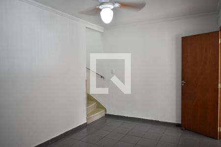 Sala de casa à venda com 3 quartos, 100m² em Planalto Paulista, São Paulo