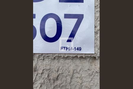 plaquinha instalada FTPM-149 de apartamento à venda com 2 quartos, 90m² em Califórnia, Belo Horizonte