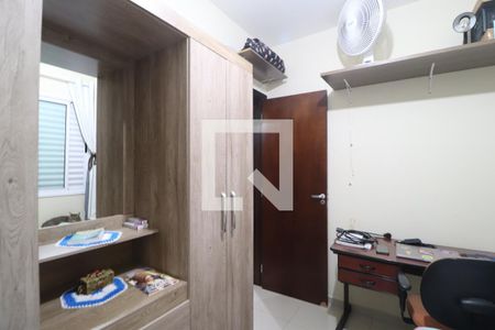 Quarto 1 de apartamento para alugar com 2 quartos, 58m² em Santa Mônica, Uberlândia