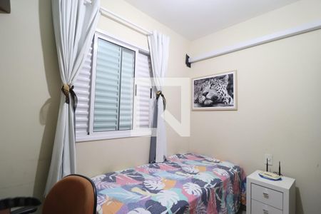 Quarto 1 de apartamento para alugar com 2 quartos, 58m² em Santa Mônica, Uberlândia
