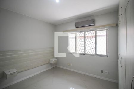 Suíte de casa para alugar com 3 quartos, 220m² em Ponto Chic, Nova Iguaçu