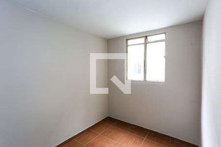 quarto 1 de apartamento para alugar com 2 quartos, 40m² em Conjunto Promorar Raposo Tavares, São Paulo