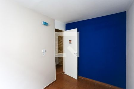 quarto 1 de apartamento para alugar com 2 quartos, 40m² em Conjunto Promorar Raposo Tavares, São Paulo