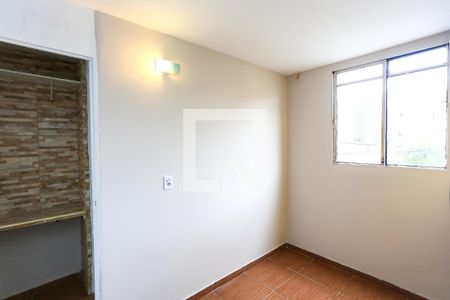 quarto 2 de apartamento para alugar com 2 quartos, 40m² em Conjunto Promorar Raposo Tavares, São Paulo