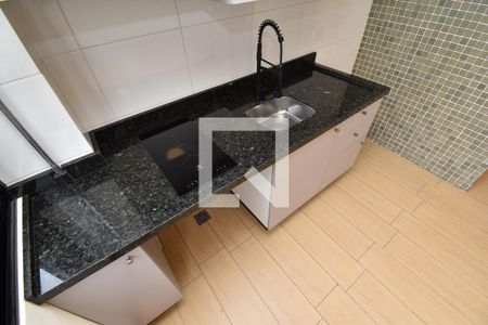 Sala e Cozinha de apartamento para alugar com 1 quarto, 56m² em Cristo Rei, Curitiba