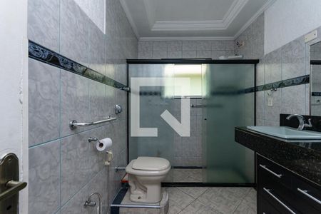 Banheiro Social de casa para alugar com 2 quartos, 190m² em Vila Romana, São Paulo