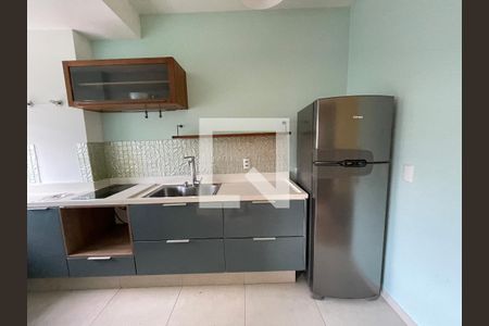Cozinha de apartamento para alugar com 1 quarto, 55m² em Granja Viana, Cotia