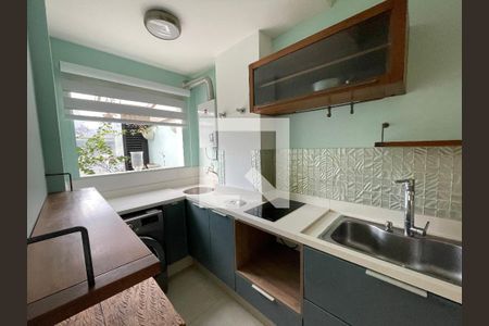 Cozinha de apartamento para alugar com 1 quarto, 55m² em Granja Viana, Cotia