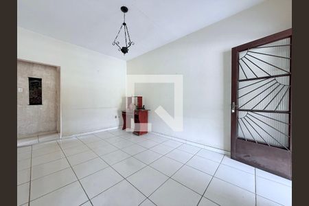Casa para alugar com 3 quartos, 197m² em Alto Caiçaras, Belo Horizonte