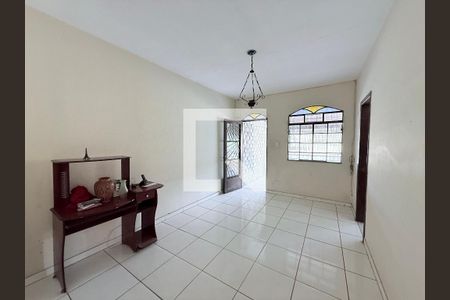 Casa para alugar com 3 quartos, 197m² em Alto Caiçaras, Belo Horizonte