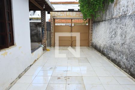 Garagem de casa para alugar com 6 quartos, 250m² em Jardim das Margaridas, Salvador