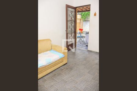 Sala de casa para alugar com 6 quartos, 250m² em Jardim das Margaridas, Salvador