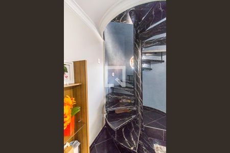 Escada de casa para alugar com 3 quartos, 200m² em Cidade Ariston Estela Azevedo, Carapicuíba