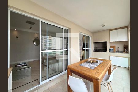 Varanda de apartamento à venda com 3 quartos, 111m² em Vila Olímpia, São Paulo