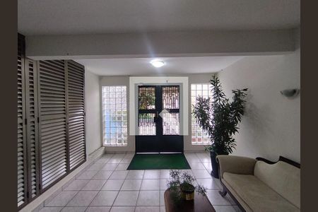 Hall de entrada de apartamento para alugar com 2 quartos, 64m² em Aclimação, São Paulo