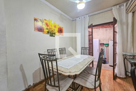 Sala de casa de condomínio para alugar com 2 quartos, 100m² em Jardim Vitoria, Guarujá