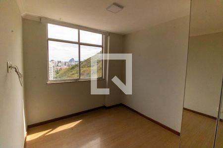 Quarto 1 de apartamento para alugar com 2 quartos, 75m² em Cubango, Niterói