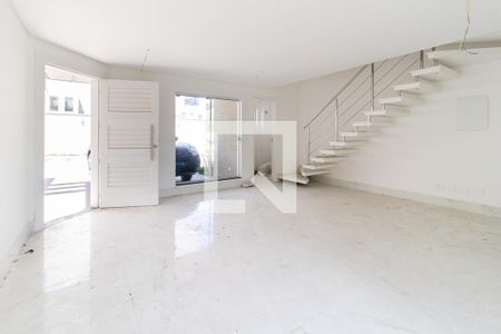 Casa de Condomínio para alugar com 3 quartos, 115m² em Uberaba, Curitiba