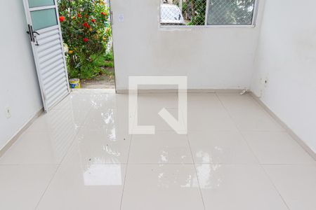 Sala de casa de condomínio para alugar com 2 quartos, 60m² em Guaratiba, Rio de Janeiro