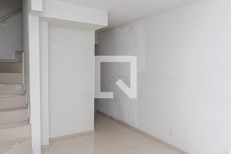 Sala de casa de condomínio para alugar com 2 quartos, 60m² em Guaratiba, Rio de Janeiro