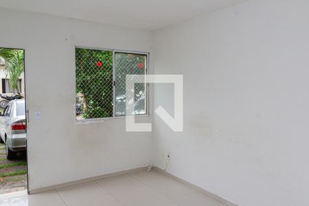 Sala de casa de condomínio para alugar com 2 quartos, 60m² em Guaratiba, Rio de Janeiro