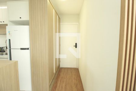 Corredor de kitnet/studio para alugar com 2 quartos, 51m² em Jardim Monte Libano, Santo André