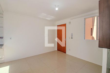 Sala de apartamento para alugar com 2 quartos, 38m² em Mário Quintana, Porto Alegre