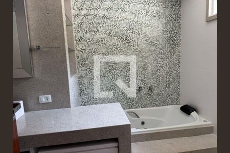 Casa à venda com 3 quartos, 700m² em Matapaca, Niterói