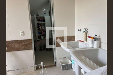 Casa à venda com 3 quartos, 700m² em Matapaca, Niterói